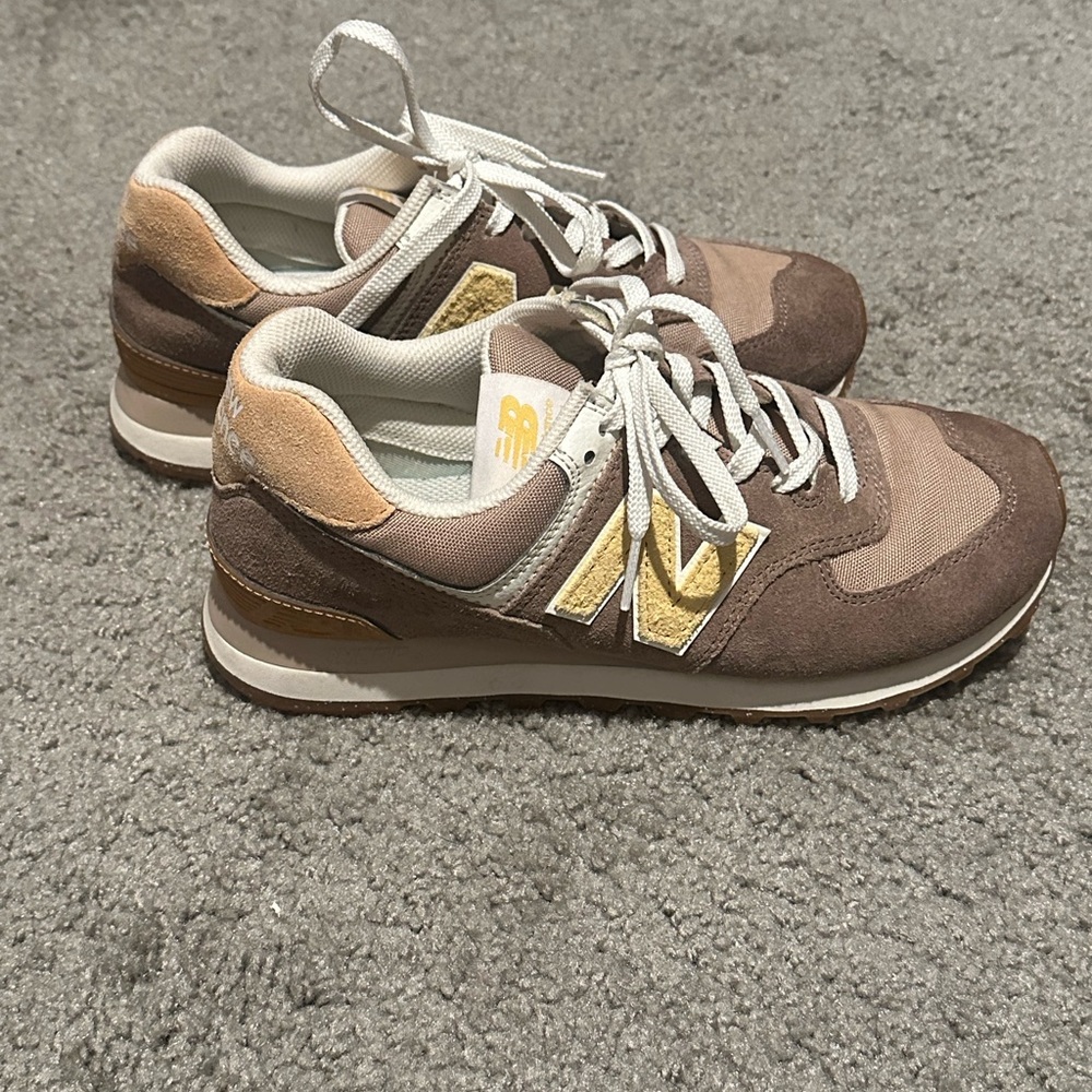 New balance 574 Mushroom Grey/Yellow sz 6